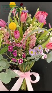 El mejor camino a casa siempre tiene un aroma a flores.
A veces, entre las prisas del tráfico y los pendientes del día, nos olvidamos de lo que realmente importa: los pequeños detalles que hacen que un hogar se sienta vivo. ✨
Haz una pausa en tu camino. Detente un momento, elige tus flores favoritas y llévate un pedacito de jardín contigo. 🌷
📍 Te esperamos en: Faja de Oro 204, Col. Lomas de Rosales.
(Es ese rinconcito lleno de vida que ves al pasar).
Si prefieres que nosotros demos la sorpresa por ti:
🚚 Servicio a domicilio en toda la zona conurbada.
Cotiza con nosotros:
📲 812 320 4785
📲 833 155 99 30